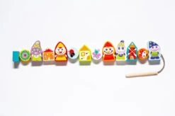 Cubika Holzfädelspiel - Glückliche Zwerge 23 Cubika Holzfädelspiel - Glückliche Zwerge -Djeco Geschaft 13654 3