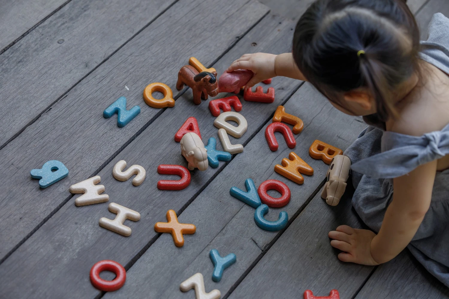 Plan Toys PlanToys Holzspielzeug Großbuchstaben Alphabet 8 Plan Toys PlanToys Holzspielzeug Großbuchstaben Alphabet – Bild 6