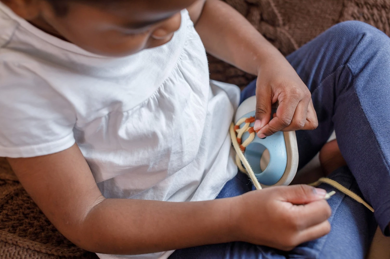 PlanToys Holzspielzeug Schnürsenkel-Orchard 11 PlanToys Holzspielzeug Schnürsenkel-Orchard – Bild 9