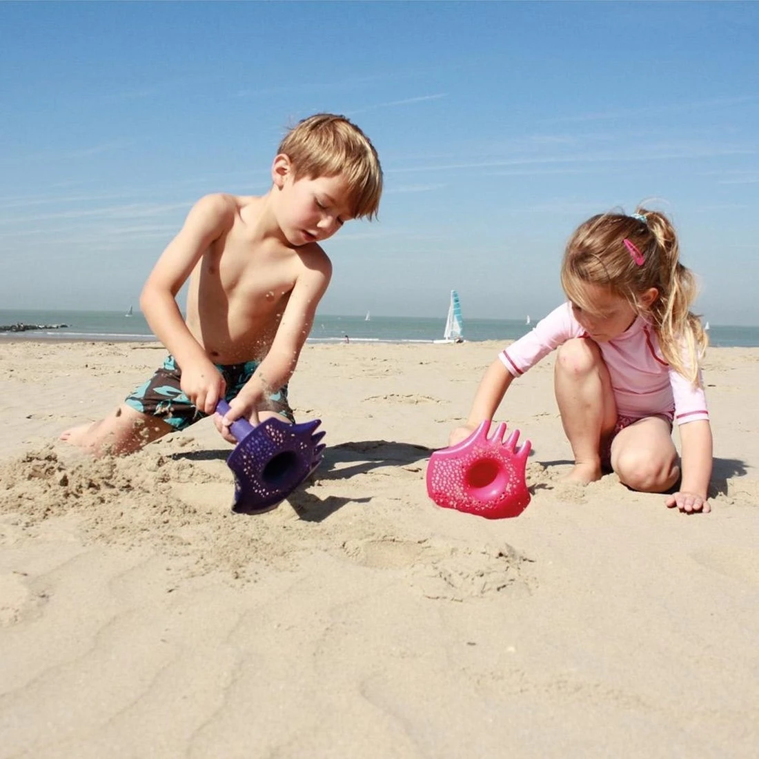 Quut Beach Set 1: 1 Triplet + 1 Ringo Combi (6rings + 1 Ball) In Mesh Beach Bag 8 Quut Beach Set 1: 1 Triplet + 1 Ringo Combi (6rings + 1 Ball) In Mesh Beach Bag – Bild 6