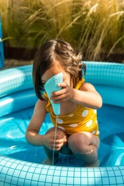 Quut Cuppi Ocean 2-in-1 Schaufel & Sieb Inkl. Kugel -Djeco Geschaft 5425031172444