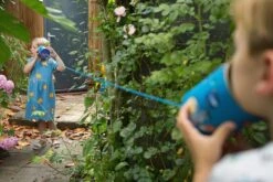 BS Toys BS GA361 Dosentelefon Telefon, Blau -Djeco Geschaft bs toys bliktelefoon blauw