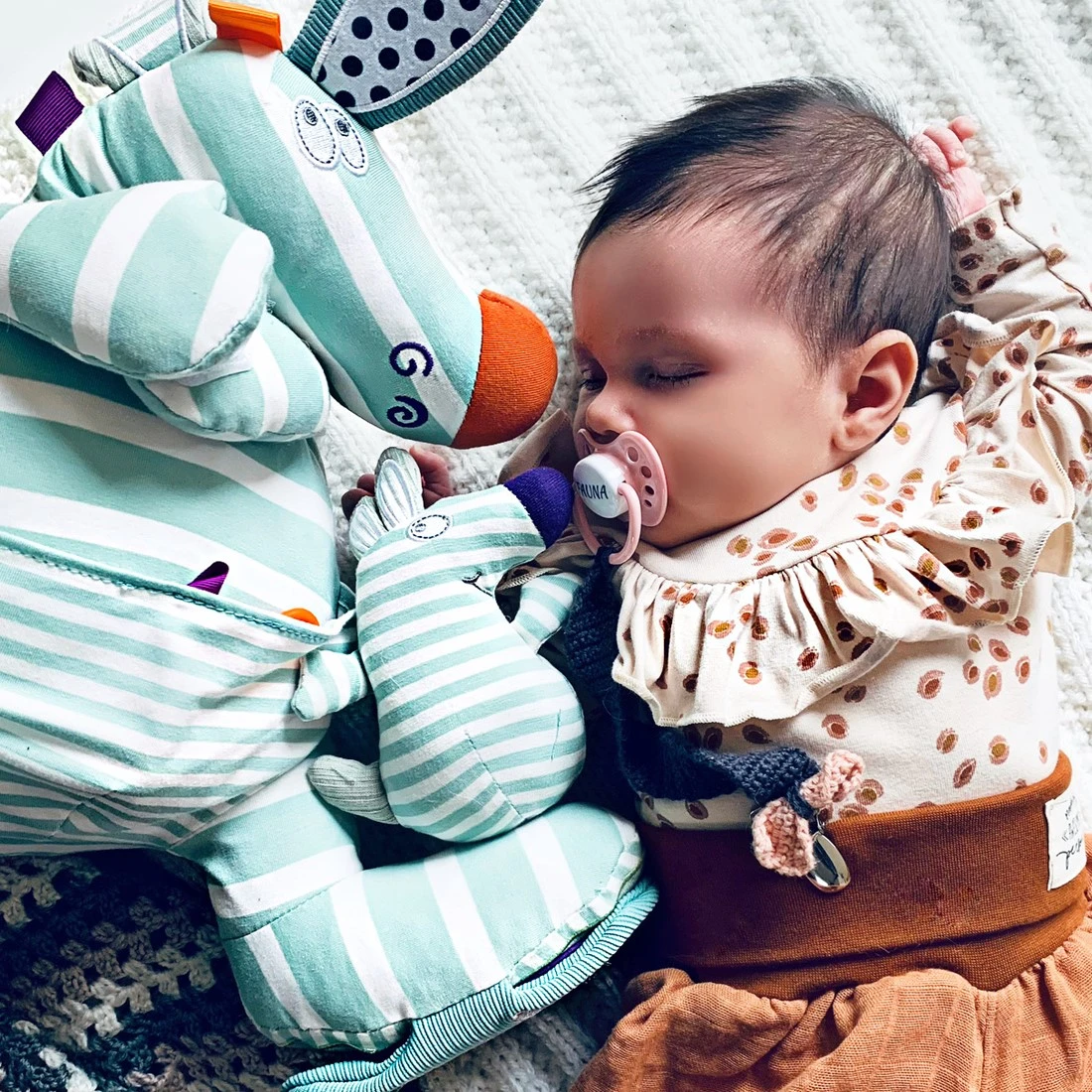 Dolce Primo Aktivitätsspielzeug Känguru Ozzie - 38 Cm 5 Dolce Primo Aktivitätsspielzeug Känguru Ozzie - 38 Cm – Bild 3