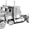 Fascinations - Metal Earth - Freightliner, Lasergeschnittener 3D-Konstruktionsbausatz, Ab 14 Jahren (FLC Long Nose Truck) -Djeco Geschaft fascinations metal earth freightliner lasergeschnittener 3d konstruktionsbausatz ab 14 jahren flc long nose truck