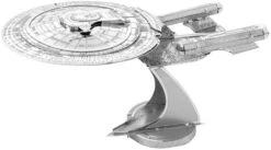 Fascinations MMS281 - Metal Earth 502672 - Star Trek Starship Enterprise NCC-1701-D, Lasergeschnittener 3D-Konstruktionsbausatz, 2 Metallplatinen, Ab 14 Jahren