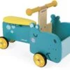 Janod J08003 Nilpferd-Reittier Aus Holz Für Kinder, Ergonomische Griffe Und Leise Räder, Staufach, Gleichgewicht Lernen, Für Kinder Ab 1 Jahr, Blau Und Gelb -Djeco Geschaft janod j08003 nilpferd reittier aus holz fuer kinder ergonomische griffe und leise raeder staufach gleichgewicht lernen fuer kinder ab 1 jahr blau und gelb
