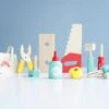 Le Toy Van – Pädagogisches Autos & Baustelle-Spielset Aus Holz Werkzeugkiste Für Rollenspiel | Für Mädchen & Jungen Holzwerkzeuge-Rollenspiel – Geeignet Für Kinder Ab 3 Jahren -Djeco Geschaft le toy van paedagogisches autos baustelle spielset aus holz werkzeugkiste fuer rollenspiel fuer maedchen jungen holzwerkzeuge rollenspiel geeignet fuer kinder ab 3 jahren