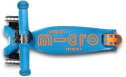 Maxi Micro Deluxe Scooter Caribbean Blue LED -Djeco Geschaft maxi micro deluxe scooter caribbean blue led 2