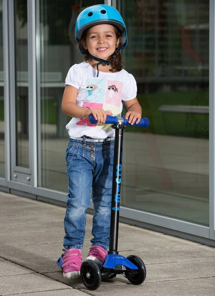 Micro Kinderroller Maxi Kickboard Blau Mit T-Lenker 4 Micro Kinderroller Maxi Kickboard Blau Mit T-Lenker – Bild 2