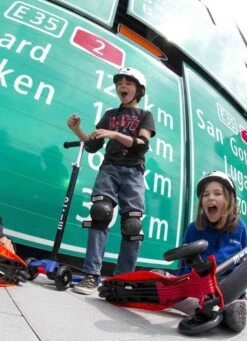 Micro Kinderroller Maxi Kickboard Blau Mit T-Lenker 7 Micro Kinderroller Maxi Kickboard Blau Mit T-Lenker -Djeco Geschaft micro kinderroller maxi kickboard blau mit t lenker 3