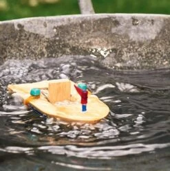 Moses Holzboot Mit Gummimotor -Djeco Geschaft moses holzboot mit gummimotor 3