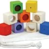 Plan Toys PlanToys Holzspielzeug Activity-Blöcke -Djeco Geschaft plantoys holzspielzeug activity bloecke