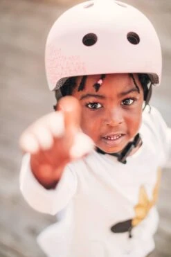 Scoot And Ride Helm XS - Reflektierende Rose -Djeco Geschaft scoot and ride helmet xs reflective rose 1