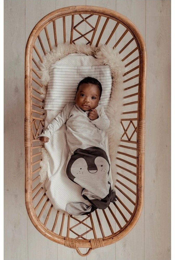 Snoozebaby Neu Geboren Kokon Grau Melange Pinguin - 3-6 Monate 4 Snoozebaby Neu Geboren Kokon Grau Melange Pinguin - 3-6 Monate – Bild 2