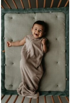 Snoozebaby Spieltuch Fröhlich Spielend Smokey Grün - 75x95cm -Djeco Geschaft snoozebaby spieltuch froehlich spielend smokey gruen 75x95cm 3