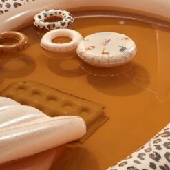 Swim Essentials Play Pool Beige Leopard - 210 Cm -Djeco Geschaft swim essentials speelzwembad beige luipaard 210 cm 2