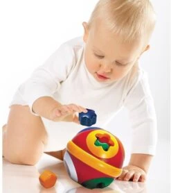 TOLO 7389550 - Rolling Ball Shape Sorter, Sortierball -Djeco Geschaft tolo 7389550 rolling ball shape sorter sortierball 3