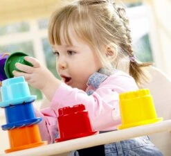 Tolo Classic Toy Geschenk-Set - 3 Stück -Djeco Geschaft tolo classic activiteitenset large trekfiguur stapeltoren vormensorteerder 5