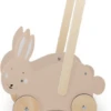 Trixie Holz Schiebewagen - Mrs. Rabbit -Djeco Geschaft trixie holz schiebewagen mrs rabbit